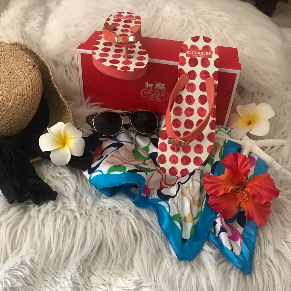 Authentic COACH Signature Bow new in original box - Picture 5 of 11